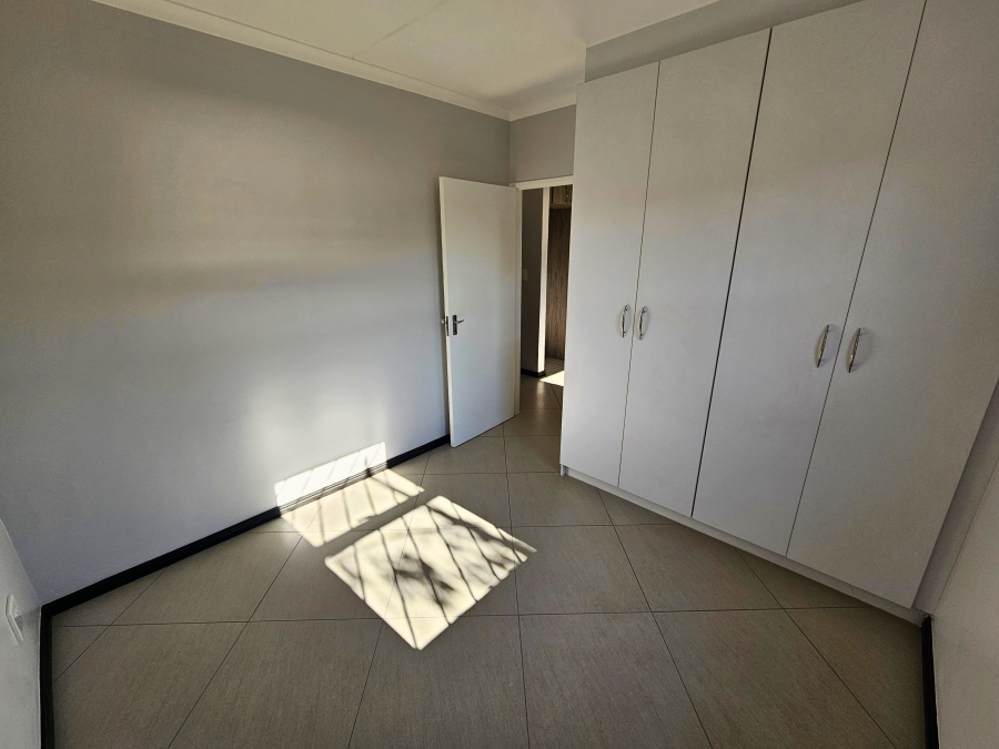 To Let 2 Bedroom Property for Rent in Buh Rein Estate Western Cape